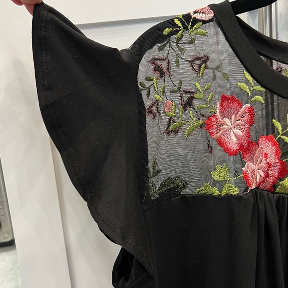 Haptics Black Sheer Block Embroidered Floral Flowy Short Sleeve Top - Picture 2 of 8